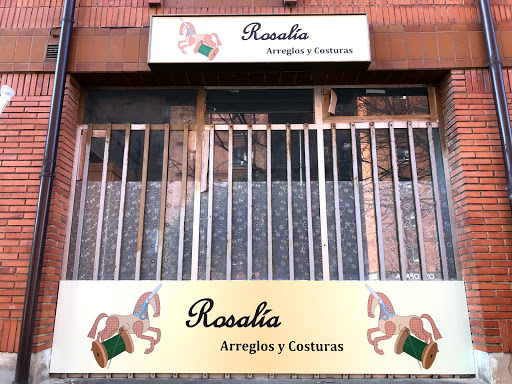 Rosalía, arreglos y costuras